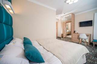 Отели типа «постель и завтрак» Villa Marlena Centrum-POKOJE OZONOWANE Устроне-Морске Двухместный номер Делюкс с 1 кроватью и балконом-12